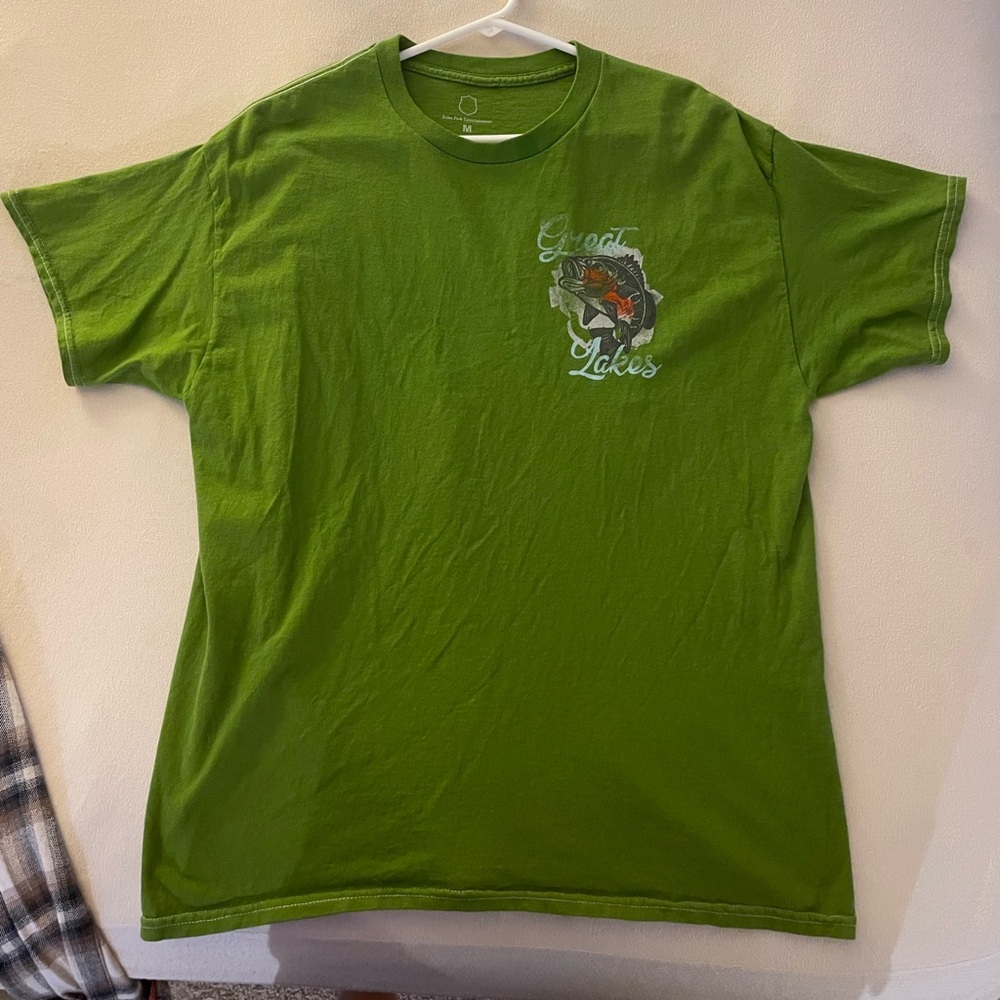 Great Lakes fish graphic tee